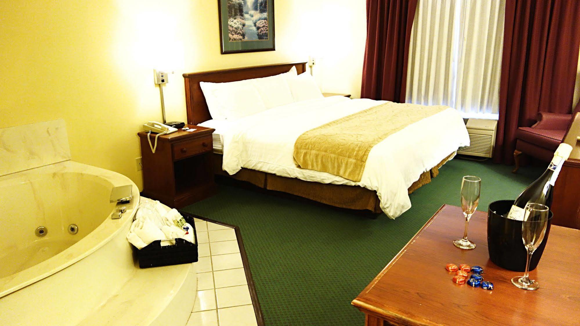Country Inn River Falls Exterior foto